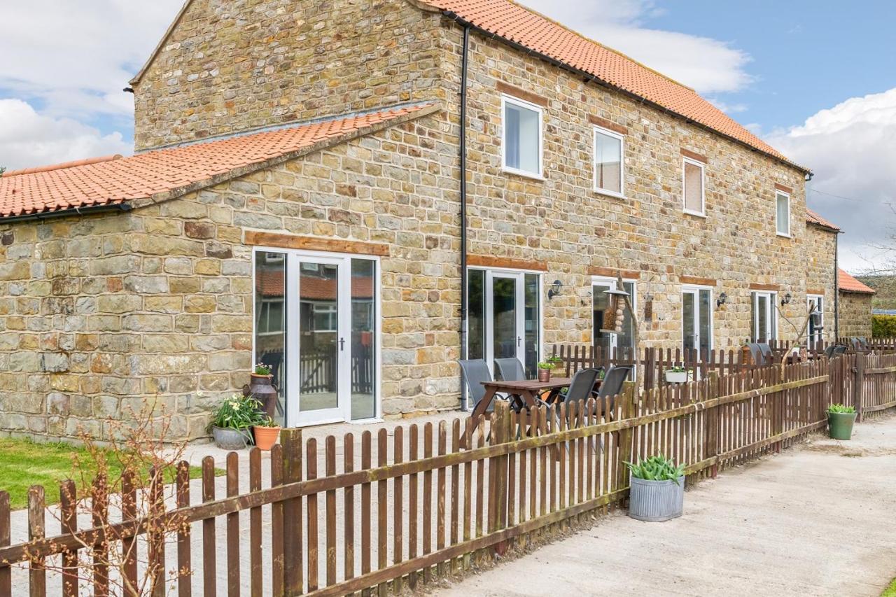 The Grainary Cottages Scarborough Buitenkant foto