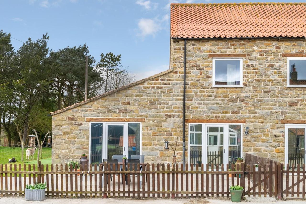 The Grainary Cottages Scarborough Buitenkant foto